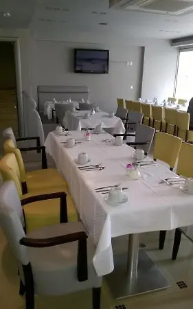 Rg Status 3* Παραλία