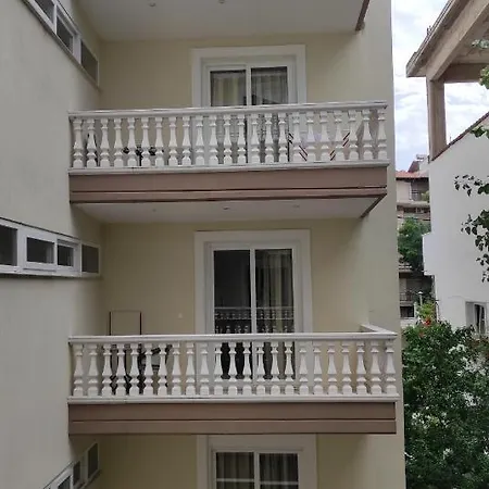Rg Status Hotel