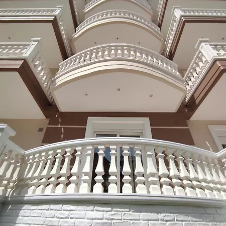 Hotel Rg Status 3*