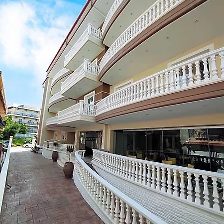 Hotel Rg Status 3*
