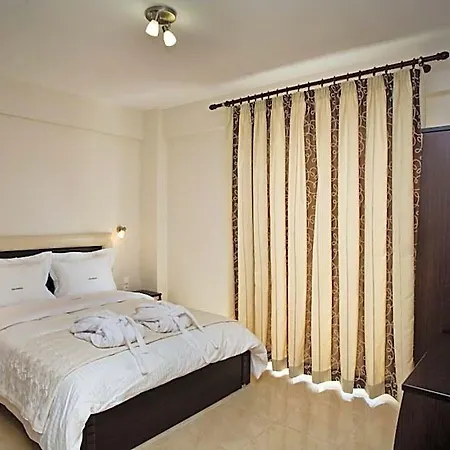Rg Status Hotel